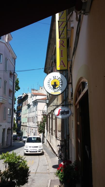 Apartment Arco Arina Pula